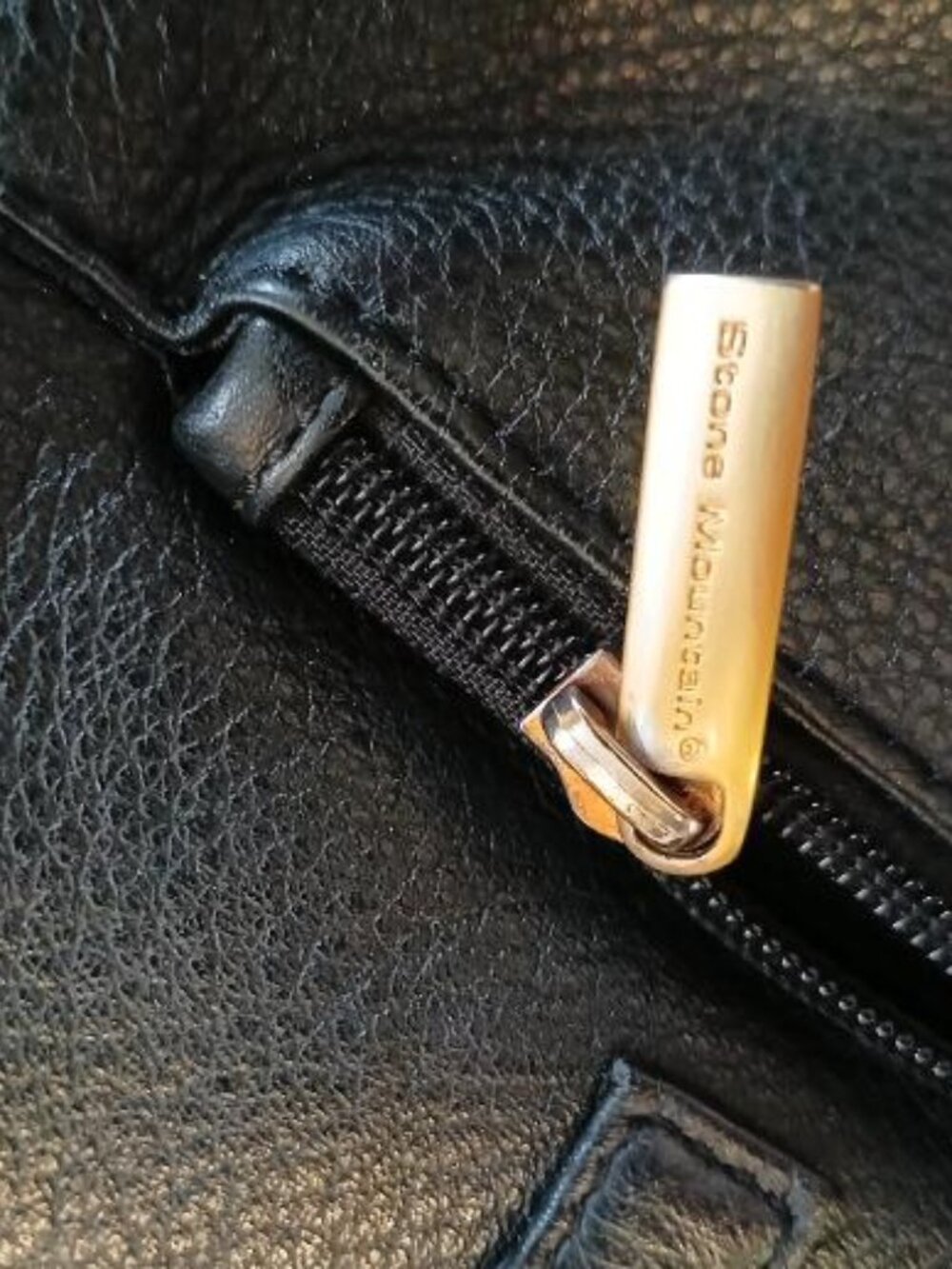 Stone Mountain black leather hand/shoulder bag